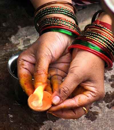 camphor aarti offering